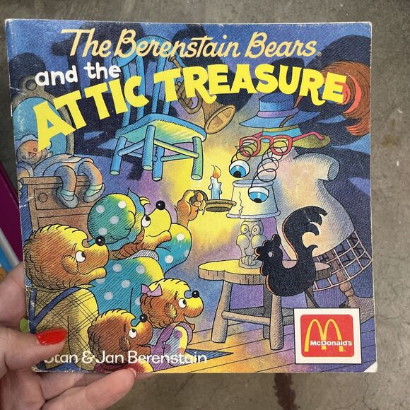 Lot of 4 Berenstain Bears Softcover Books Attic Treasure Santa Bear Fun Book - Picture 6 of 7